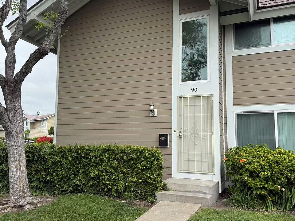 1st image of 90 Elksford Ave #1