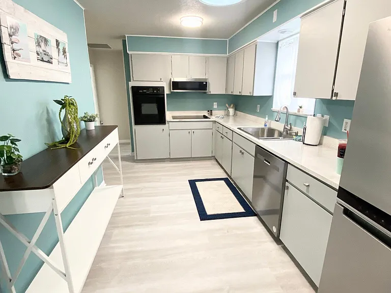 3936 Oriole Ave — Photo 8