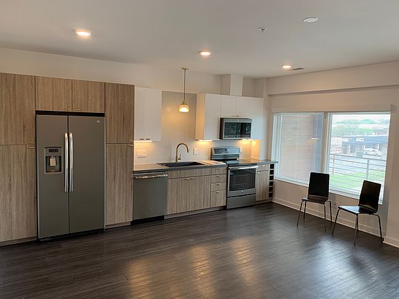 5th image of 4361 S Congress Ave Unit 304