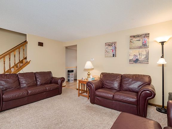 3rd image of 361 Wimbledon Ct