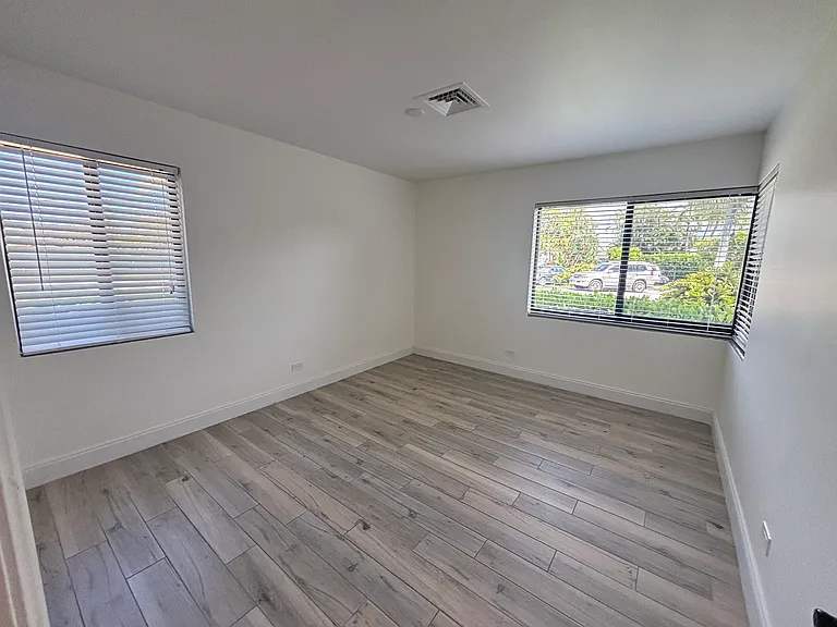 310 Orange Way — Photo 35
