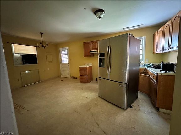 4th image of 1401 Guest St