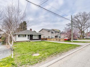 3054 Donald St, Saanich, BC V9A 1Y2