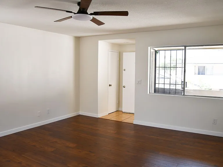 12071 Laguna St — Photo 4