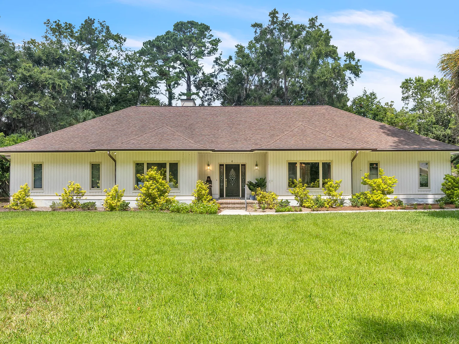3 bed, 2.5 bath, 3207 sqft, $4,950 — Photo 3