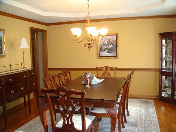 5th image of 8556 Reserve Dr