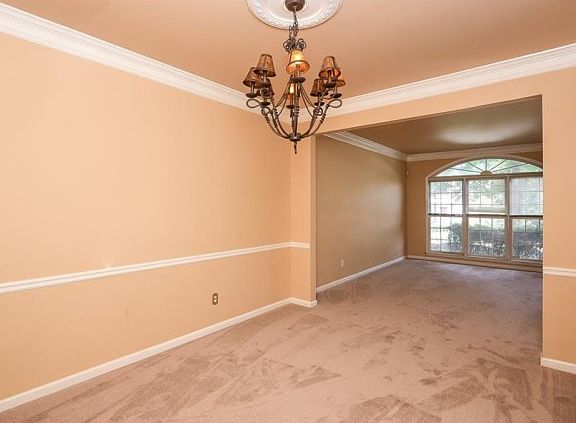 5th image of 1075 Burycove Ln