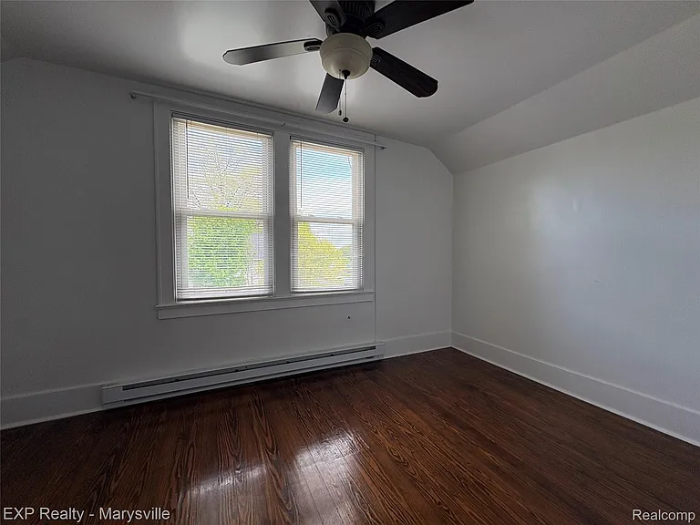504 Clinton Ave — Photo 14