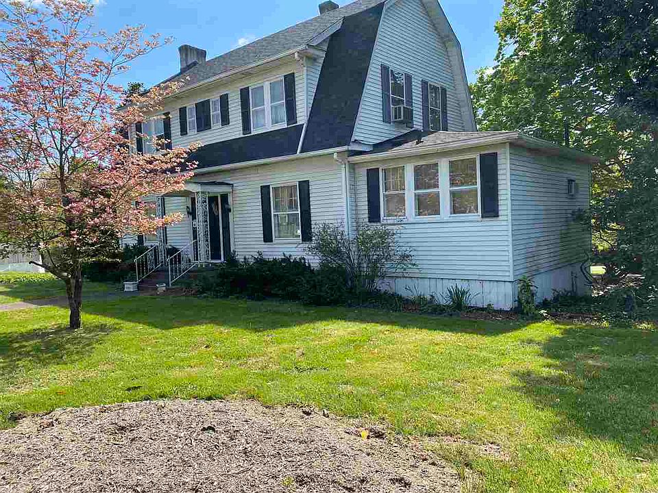 1st image of 301 College St