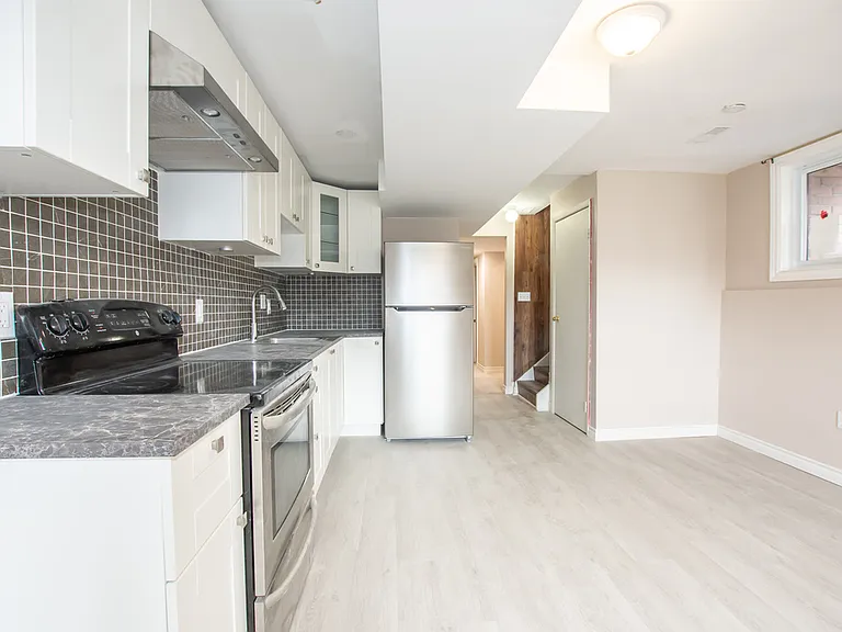 55 Marshall Ave — Photo 6