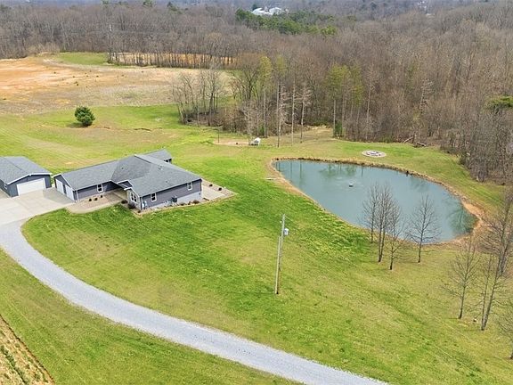 3rd image of 4801 Veto Rd