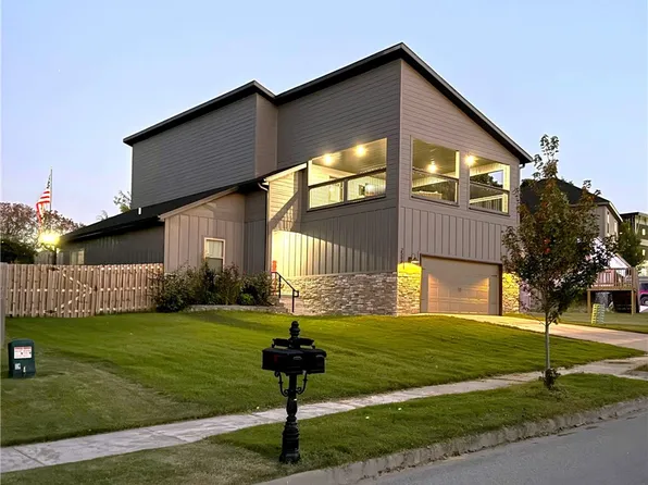 2588 N Justin Dr, Fayetteville, AR 72704