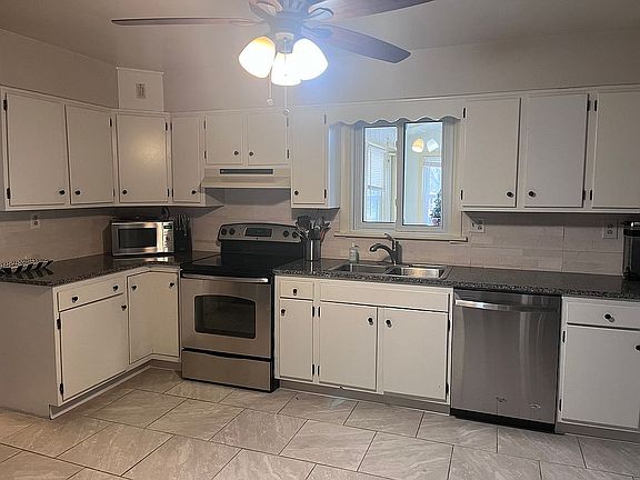 4th image of 1006 Anna St