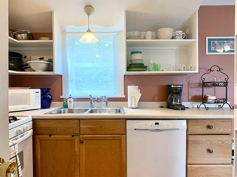 25 Briarwood Ave #COTTAGE — Photo 8