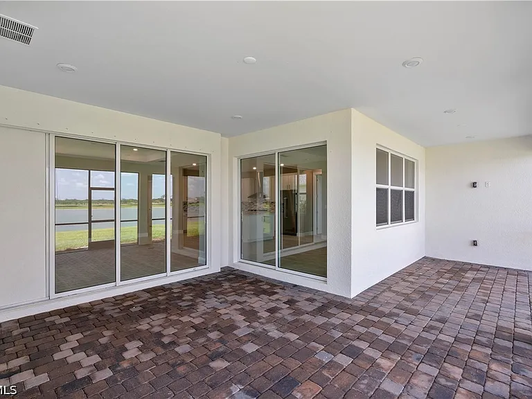 16056 Shoreline Dr — Photo 32