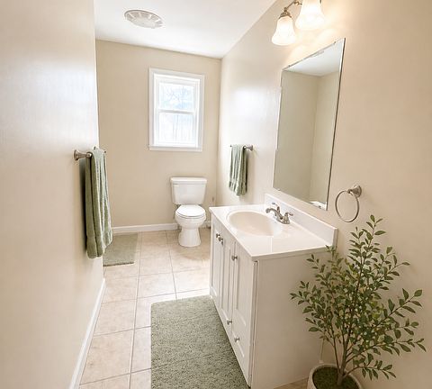 5th image of 1851 Hanshaw Rd #B