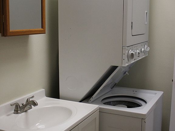 2nd image of 1943 Wedekind Rd