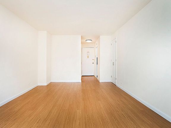 5th image of 211 W 56th St #F5