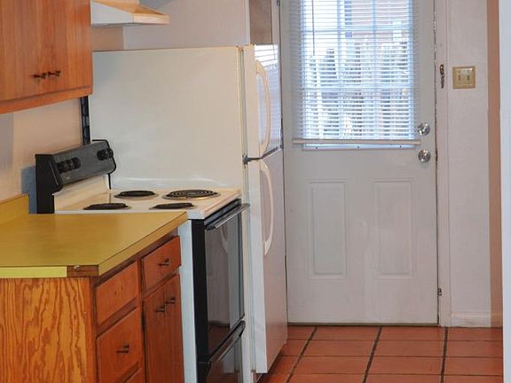 2nd image of 809 Calle Saragosa #4