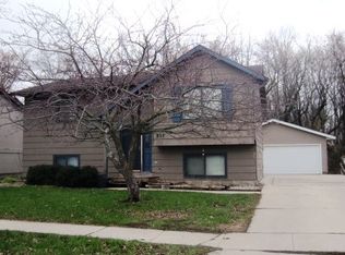 511 12th Ave N, Clear Lake, IA 50428