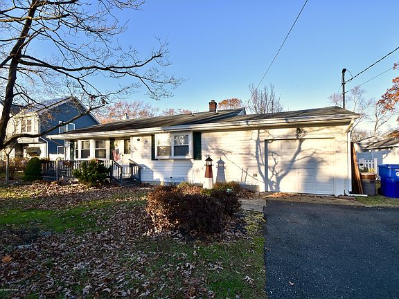 3rd image of 24 Winding River Dr