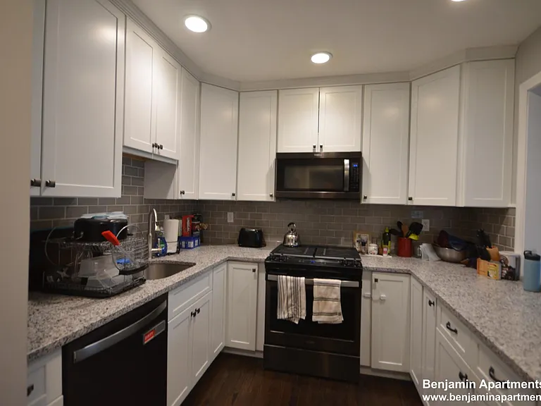 60 Florida St #2 — Photo 10