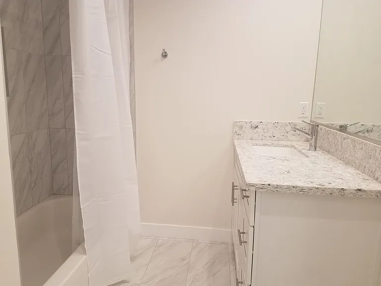 1110 S Magnolia Ave — Photo 4