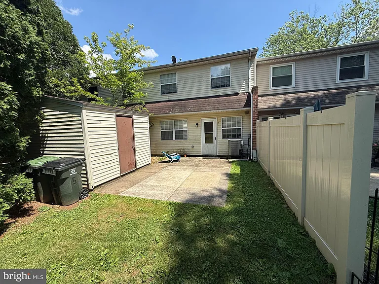 5 Brighton Ct — Photo 2