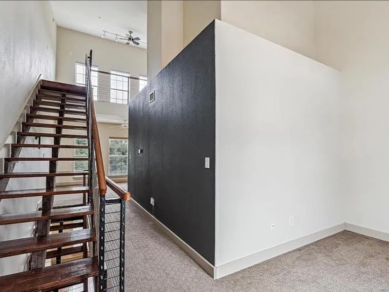 1618 Elgin St #10 — Photo 6