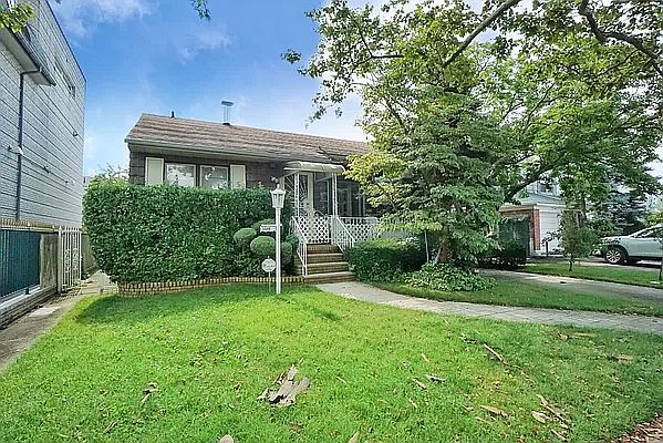 1st image of 2340 E 66th St