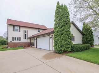 747 Crawford Dr #A, Cottage Grove, WI 53527