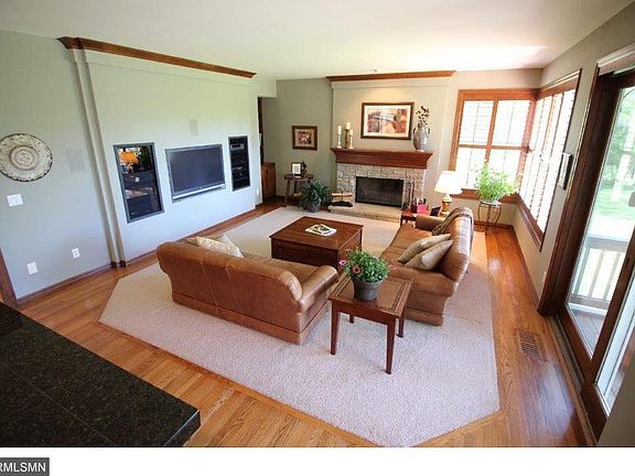 2nd image of 695 Novak Ave N