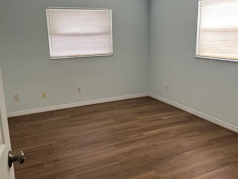 1132 Auburn St #110 — Photo 8