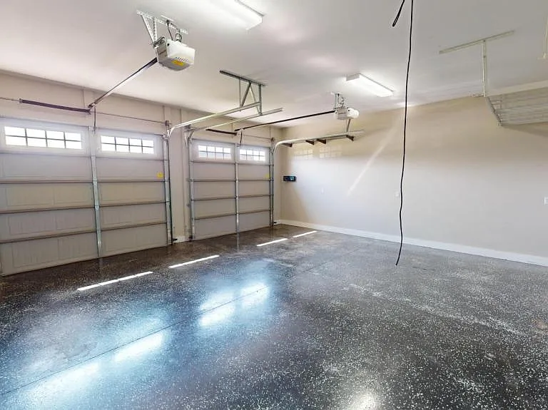 1006 Legacy Dr — Photo 11