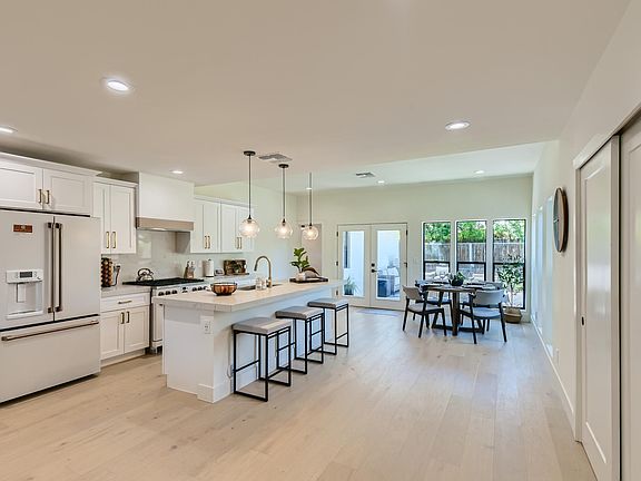 Chef's kitchen