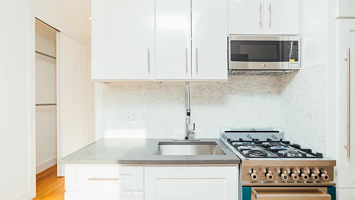 Rented by Nooklyn NYC LLC | media 32