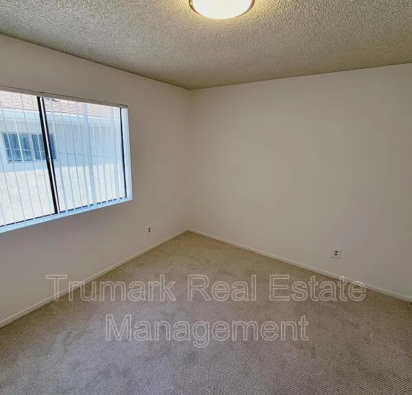 553 E Orange Grove Ave #D — Photo 10
