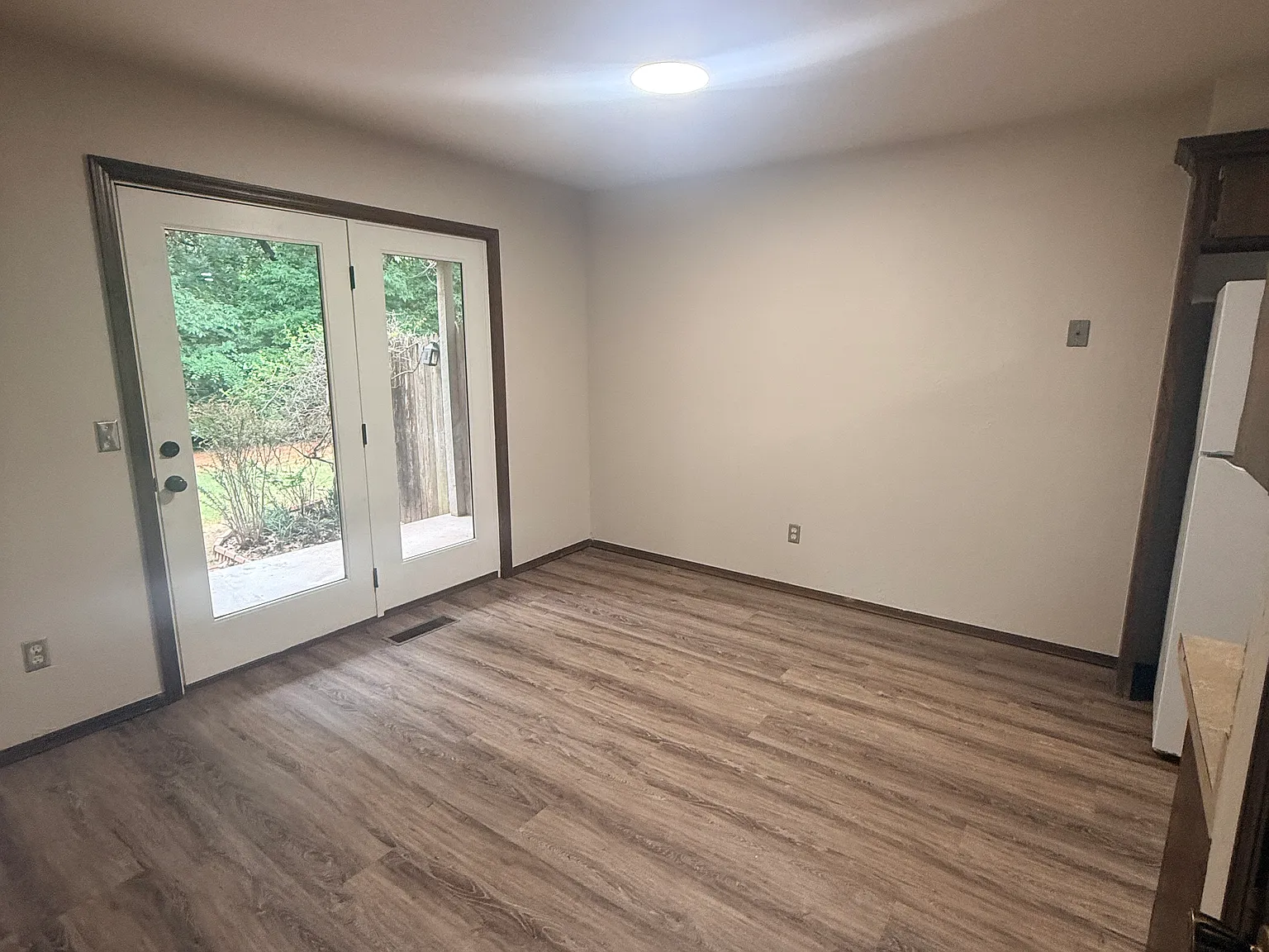 3 bed, 2.5 bath, 1625 sqft, $1,500 — Photo 4