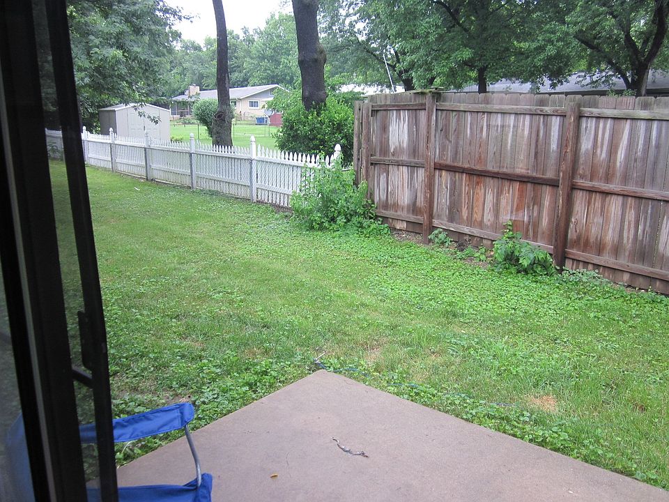Back Yard-NO FENCE