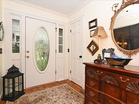 2nd image of 1482 Longbrook Dr NE