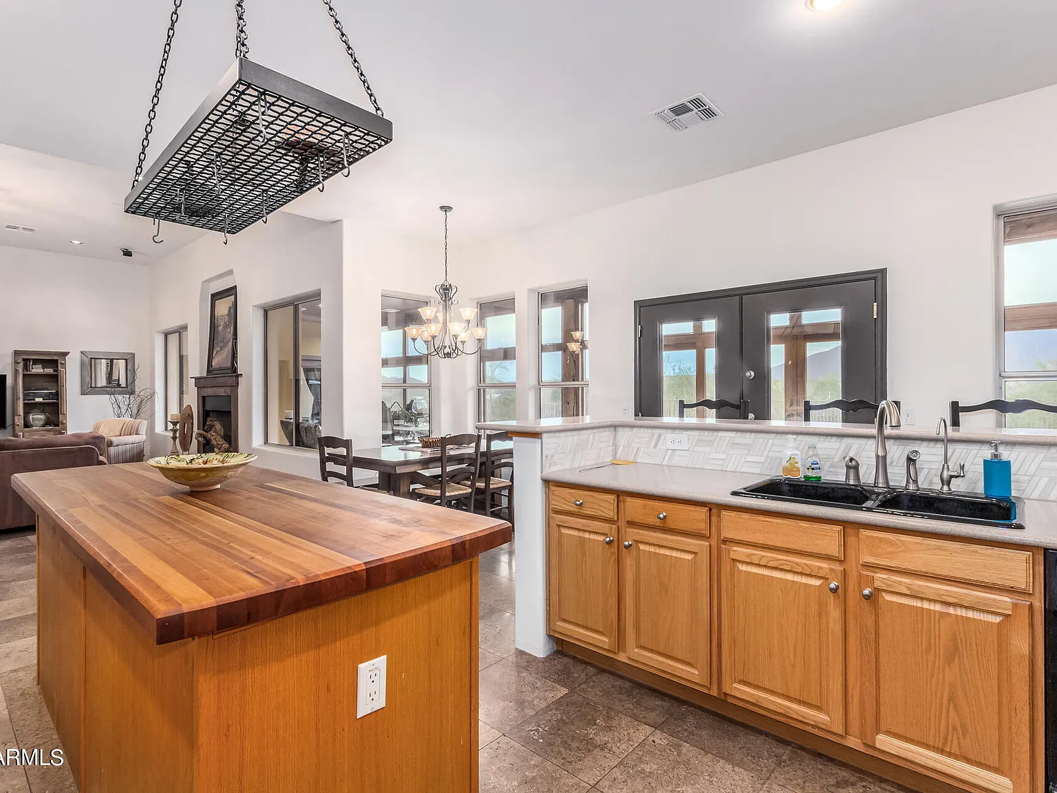 4 bed, 3.0 bath, 3560 sqft, $6,500 — Photo 4