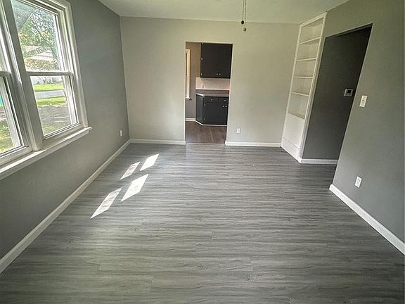 4th image of 1729 Mullens Ave