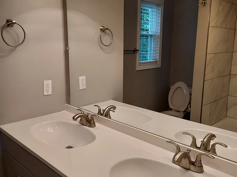 122 Park Ave — Photo 10