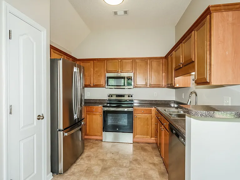 305 Dogwood Spring Dr — Photo 8