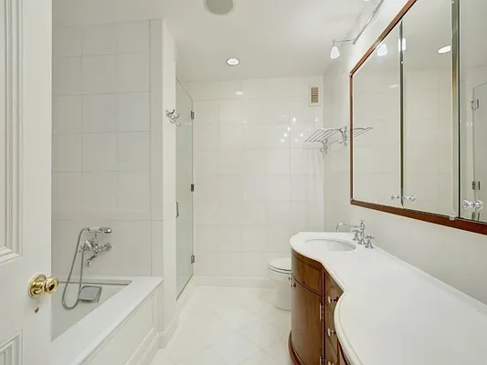 Sold by Sotheby's International Realty | media 6