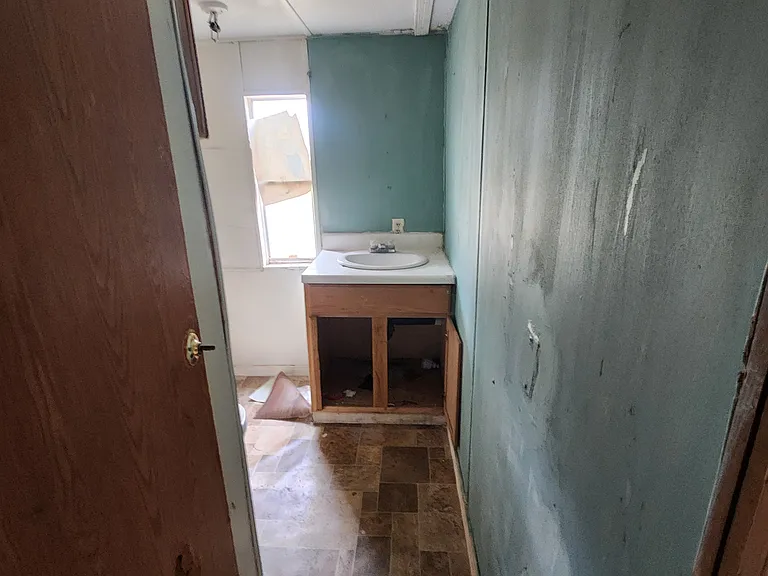 923 Mercedes St #18 — Photo 11