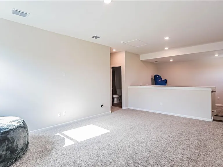 13704 Belle Ct — Photo 9