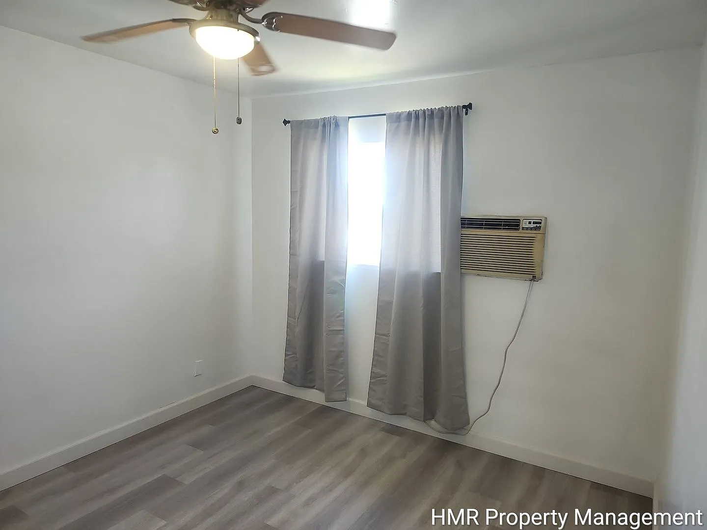 L-1265 W. 4th St. — Photo 3