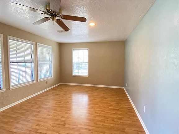 4th image of 6353 Rogers St