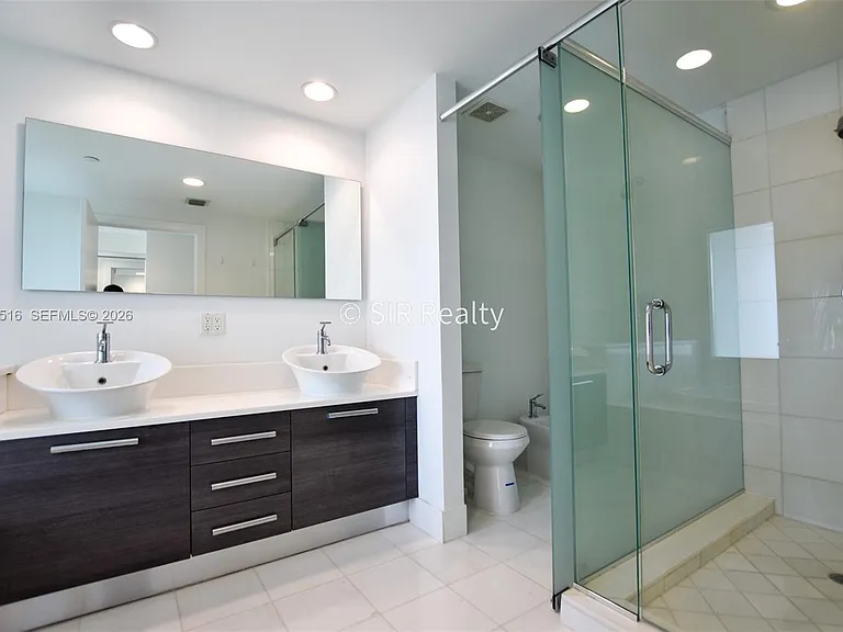 2950 NE 188th St #336 — Photo 13